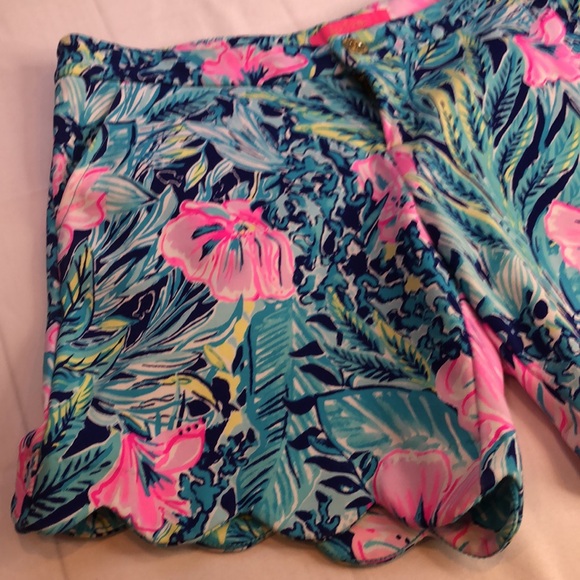 Lilly Pulitzer Darcy Knit Buttercup Stretchy Short Beachwood Blooms Size 6 - Picture 11 of 16